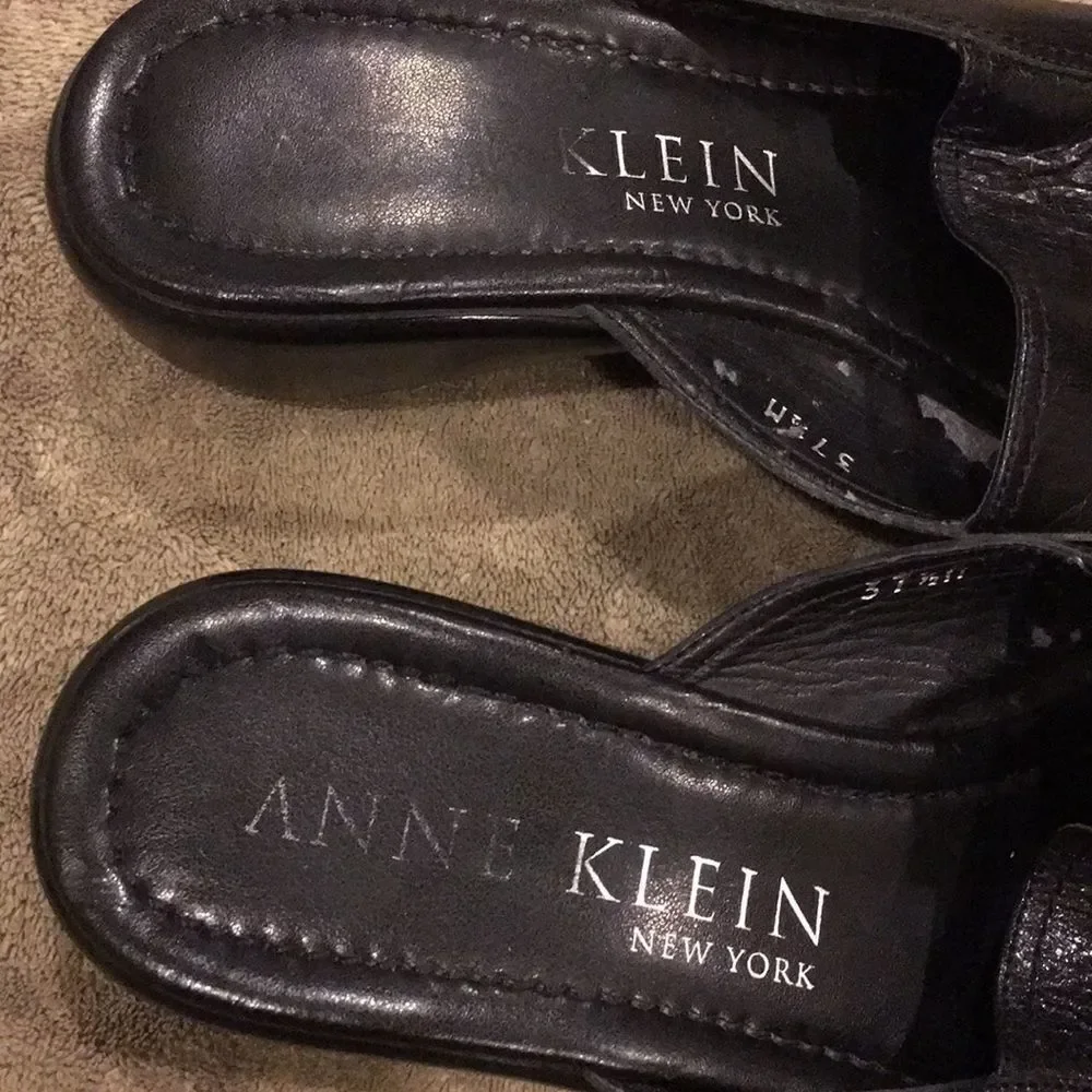 Anne Klein’s Black Leather Slip On Sandals